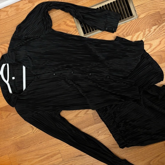 Amazon 2 piece set - Picture 3 of 3